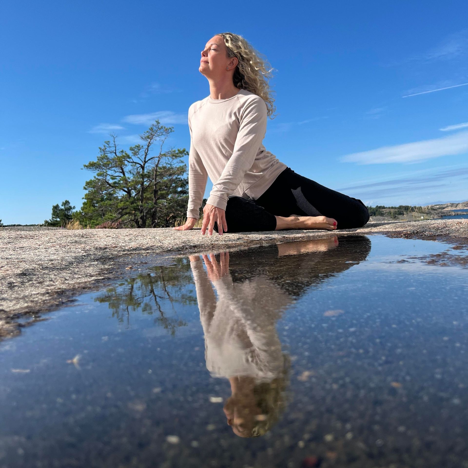 Heidi Byskov i rolige naturomgivelser som udtryk for balance og personlig udvikling